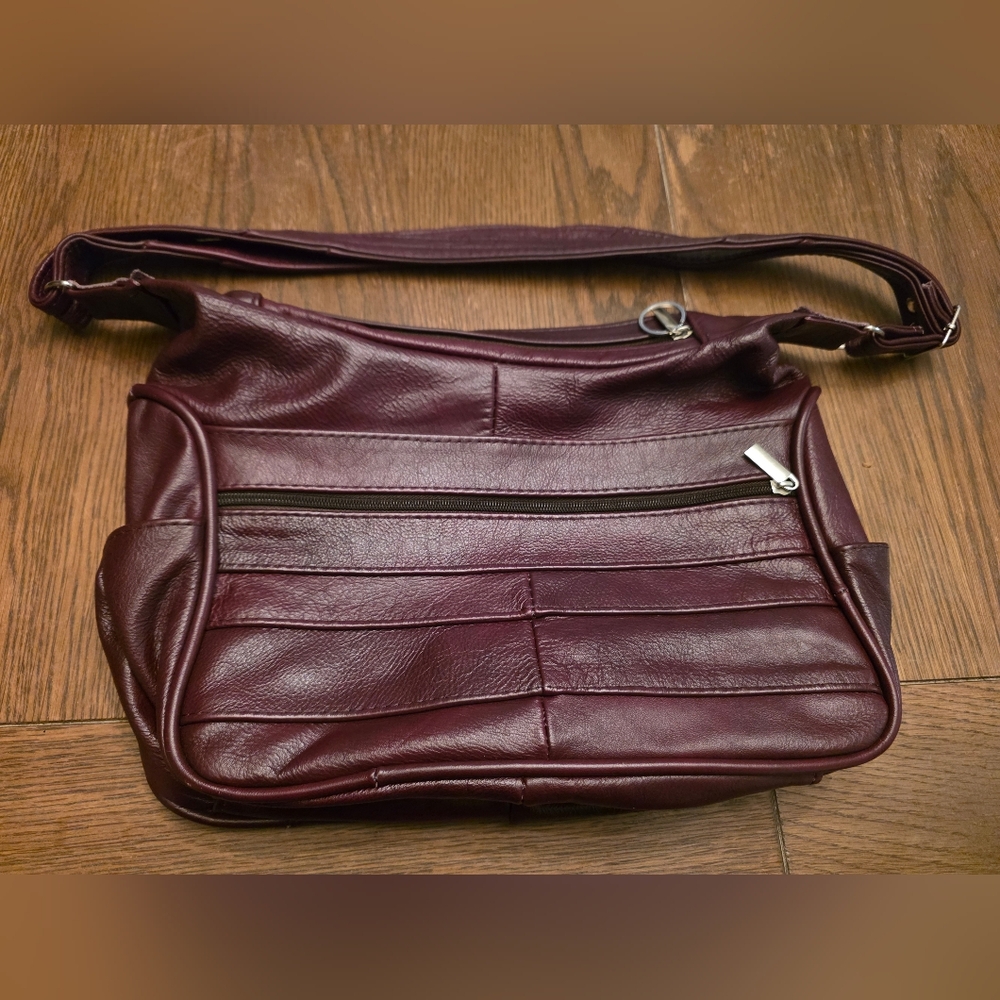 Genuine Leather Burgundy Crossbody Bag – Made in Mexico Vtg 1990-2010 Approx Age